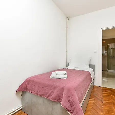 Apartamento Ester 2437