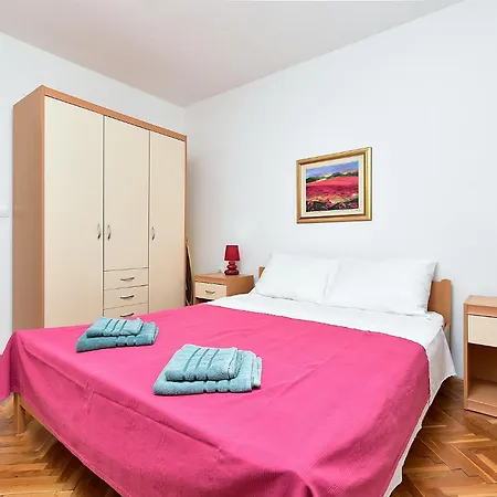 Apartamento Ester 2437